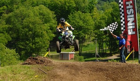 wienen charges to motocross victory, Wienen takes the checkers