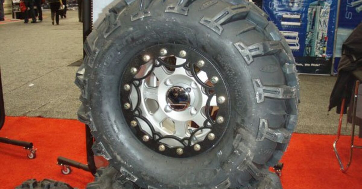 Dealer Expo Spotlight: DragonFire Racing Beadlock Wheel | ATV.com