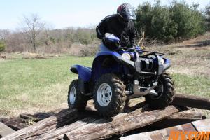yamaha grizzly 550 project, A stack of railroad ties was no match for our Grizzly