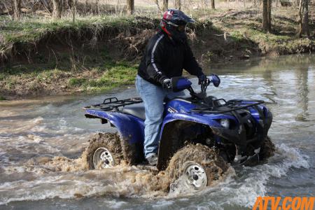 yamaha grizzly 550 project, Thanks to the GYTR skid plates unseen creek rocks were no longer a worry