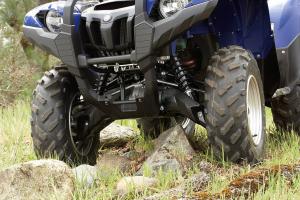 2009 yamaha grizzly 550 fi eps review, WideArc front suspension provides loads of usable ground clearance