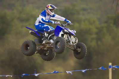 2009 yamaha yfz450r preview, The long travel suspenion and more cushioned seat should make landings more comfortable