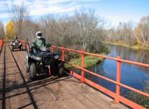 2009 polaris sportsman xp 850 550 review, Converted rail lines offer scenic overviews