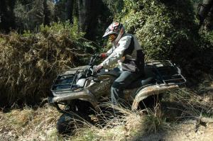 2008 yamaha grizzly 700 fi auto 44 eps review, Engine braking makes heading downhill much easier as you don t even have to squeeze the brake lever on steep descents