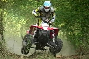 2009 polaris scrambler 500 44 review, The Scrambler needs a bit of body English to lift up the front end