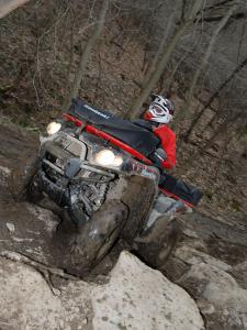 2009 kawasaki brute force 650 4x4i review, Kawasaki s Variable Front Differential Control helped us climb over just about everything