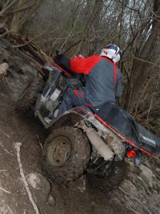 2009 kawasaki brute force 650 4x4i review, Even a steep and muddy incline proved no trouble for the Brute Force 650
