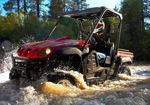 2009 yamaha rhino 700 fi sport edition review, The doors help keep your feet inside and water and trial debris outside