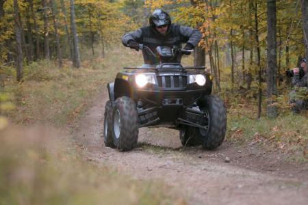 2010 arctic cat lineup unveiled, Arctic Cat introduced narrower bodywork for its H1 lineup