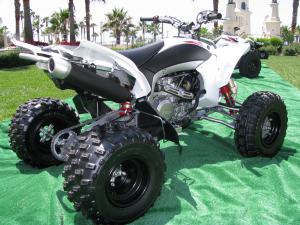 2010 yamaha yfz450x preview, Wheels tires handlebars and ergos are all carryovers from the YFZ450R