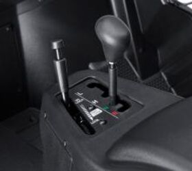 2010 kawasaki teryx 750 fi 44 review, The gear selector and Diff lock are located in the center console