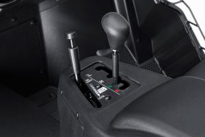 2010 kawasaki teryx 750 fi 44 review, The gear selector and Diff lock are located in the center console