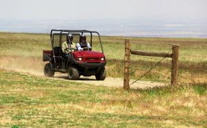 2010 kawasaki mule 4010 trans4x4 review, Pointing to its intentions as a work vehicle the Mule has been governed with a maximum speed of 25mph