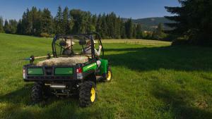 2011 john deere gator xuv 625i 44 review, It s still a work vehicle first but the Gator XUV 625i is a capable and fun to ride machine out on the trails