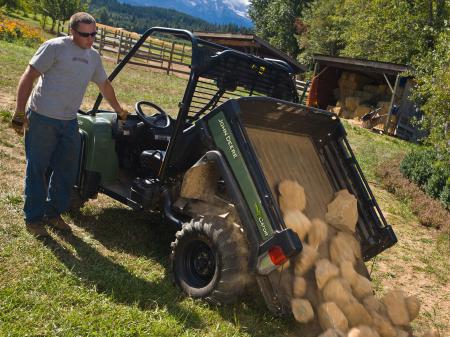 2011 john deere gator xuv 625i 44 review, With 1000 pounds of cargo bed capacity the 625i is a serious work companion