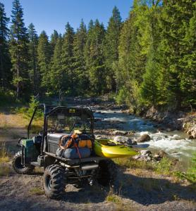 2011 john deere gator xuv 825i 44 review, The cargo area can be converted to flatbed to accommodate larger items