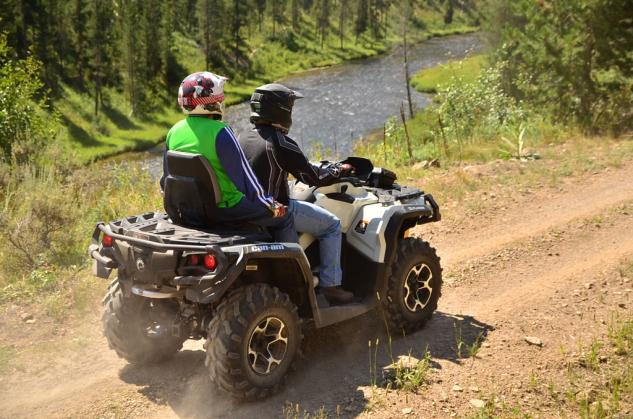 2013 two up heavyweight atv shootout video, 2013 Can Am Outlander MAX 1000 LTD Action Rear