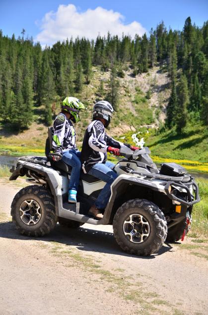 2013 two up heavyweight atv shootout video, 2013 Can Am Outlander MAX 1000 LTD Action Right Side