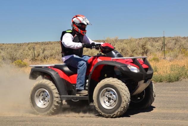 2014 japanese big bore utility atv shootout video, 2014 Honda Rincon Speed Run