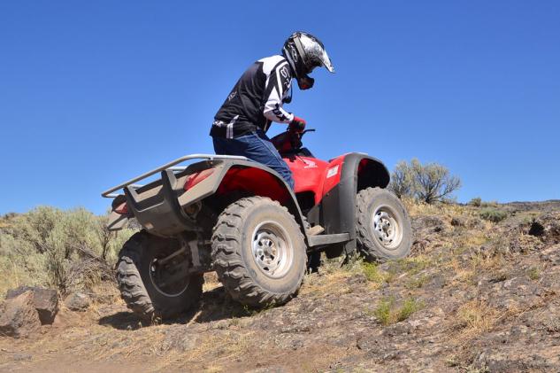 2014 japanese big bore utility atv shootout video, 2014 Honda Rincon Rock Crawling