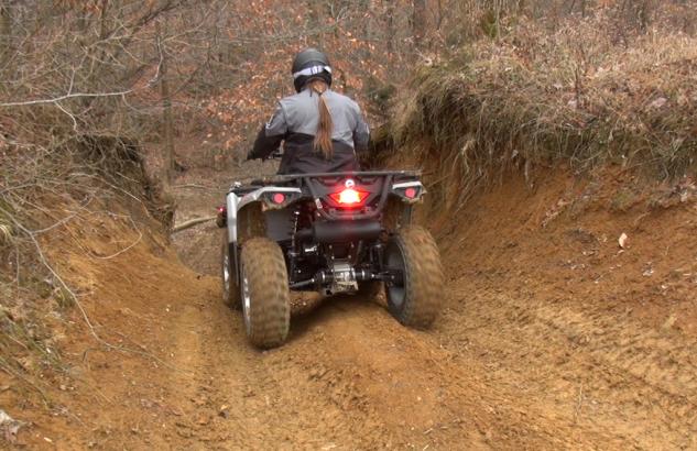 2015 polaris sportsman 570 eps vs can am outlander l 500 dps, 2015 Can Am Outlander L 500 Action Downhill