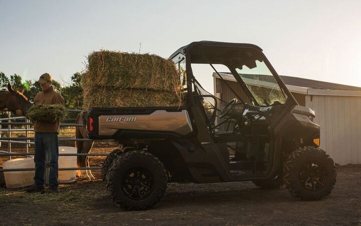 2017 polaris ranger xp 1000 vs can am defender 1000 vs honda pioneer 1000, Can Am Defender Working