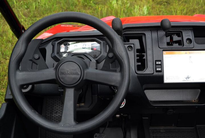 2017 honda pioneer 1000 eps vs kawasaki mule pro fx le video, 2017 Honda Pioneer 1000 Cockpit