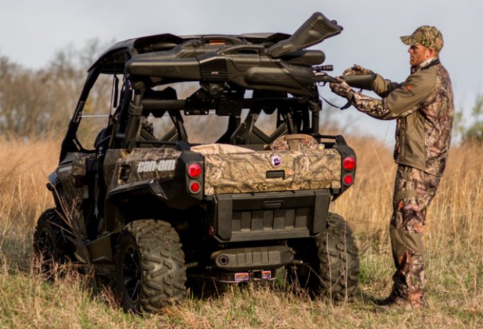 2018 can am commander mossy oak edition vs polaris general hunting edition by the, Can Am Commander Mossy Oak Hunting Edition Field