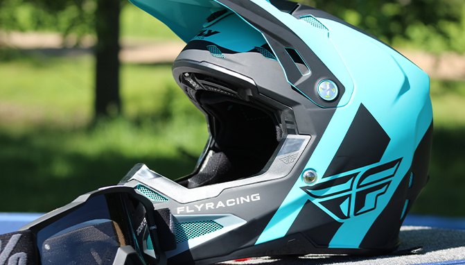 dust mud and the fly racing formula carbon fiber helmet, Fly Racing Formula