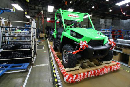 inside kawasaki s production facility, Rolling into the history books this Teryx makes its way down the line