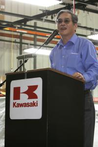 inside kawasaki s production facility, Kawasaki s North American president Asano Matsuhiro addresses over 1200 employees and congratulates them on the milestone