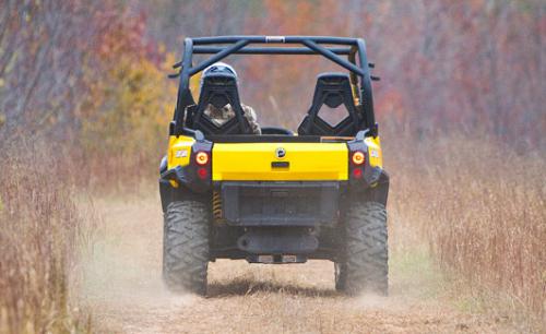 2011 can am commander 1000 xt review, 2011 Can Am Commander Action Rear