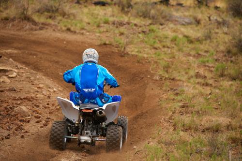 2013 yamaha raptor 700 review video, 2013 Yamaha Raptor 700R Action Rear