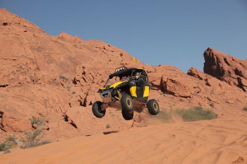 2013 can am maverick 1000r x rs review video, 2013 Can Am Maverick 1000 X rs Action Jump 01