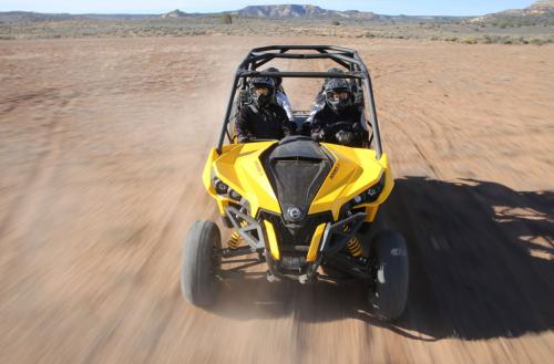 2014 can am maverick and commander lineup preview, 2014 Can Am Maverick MAX 1000R Action Front