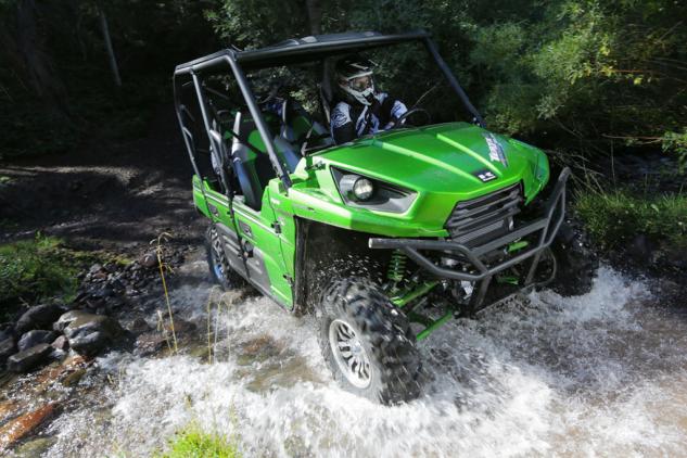 2014 kawasaki teryx4 le review, 2014 Kawasaki Teryx4 Action Water