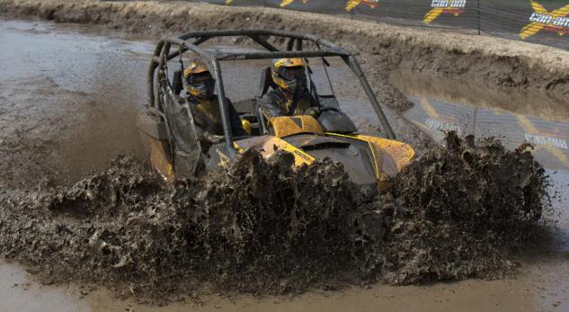 2014 can am maverick 1000r x mr preview, 2014 Can Am Maverick 1000R X mr Action 02