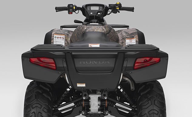 2015 honda fourtrax rincon preview, 2015 Honda Rincon Camo Rear