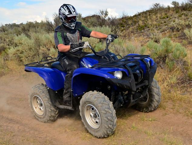 2014 yamaha grizzly 700 eps long term review video, 2014 Yamaha Grizzly 700 EPS Action Left