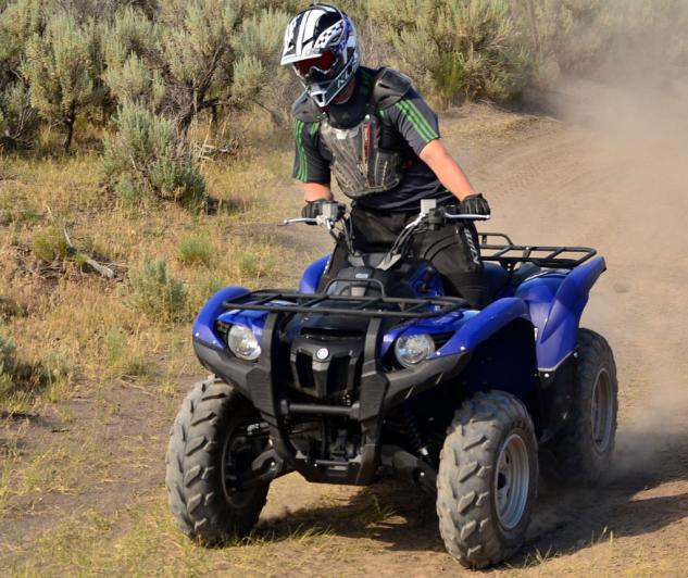 2014 yamaha grizzly 700 eps long term review video, 2014 Yamaha Grizzly 700 EPS Action Left