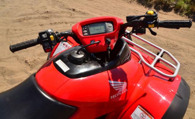 2014 honda fourtrax rincon long term review video, 2014 Honda Rincon Cockpit