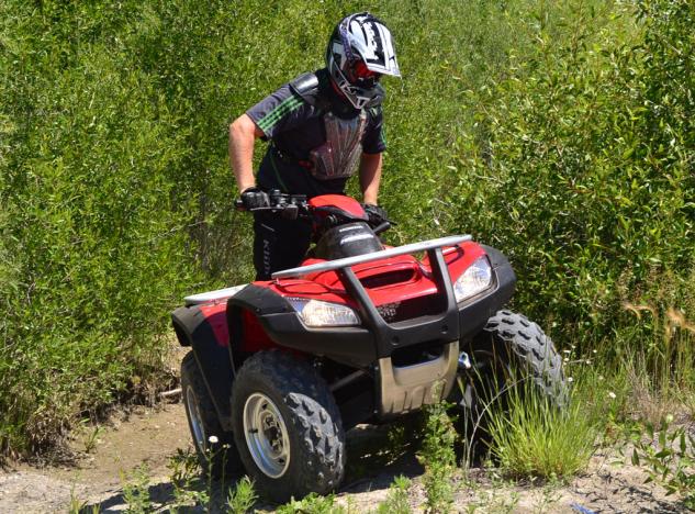 2014 honda fourtrax rincon long term review video, 2014 Honda Rincon Action Climb