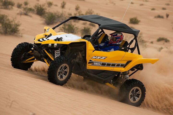 2016 yamaha yxz1000r review, 2016 Yamaha YXZ1000R Action Left