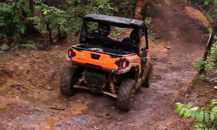 2017 polaris general deluxe review video, 2017 Polaris General Deluxe Action Rear