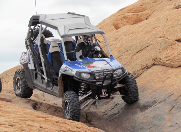 rock crawling tips and tricks, Rock Crawling Action Straddle