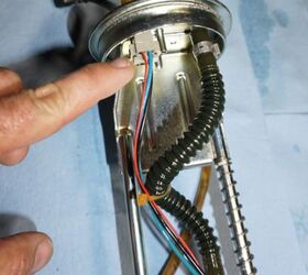 how to change your utv fuel pump, Fuel Pump Wires Plug