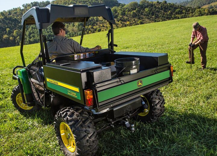 2016 john deere gator xuv 825i se unveiled, John Deere Gator XUV 825i SE Rear