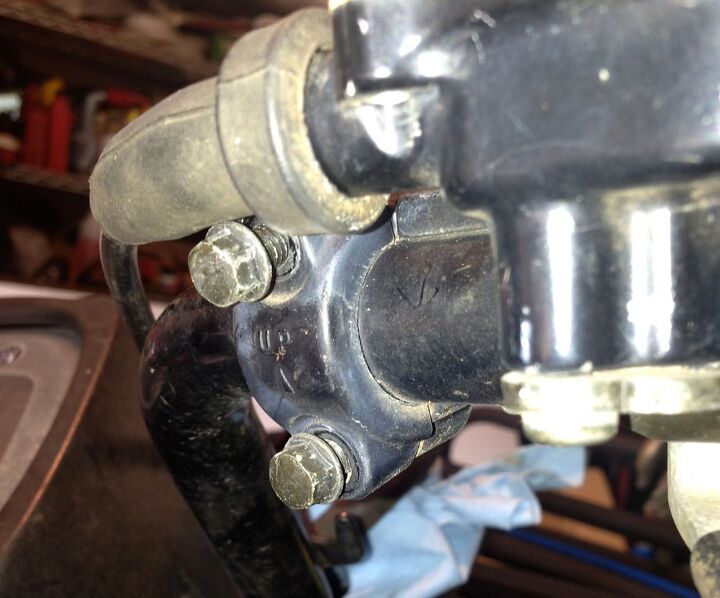 how to rebuild your atv master cylinder, 2 Handlebar Connection