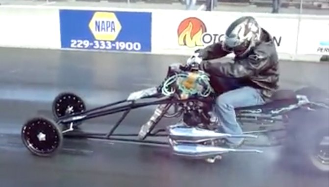 Drag Banshee Beats Suzuki Hyabusa Street Bike + Video