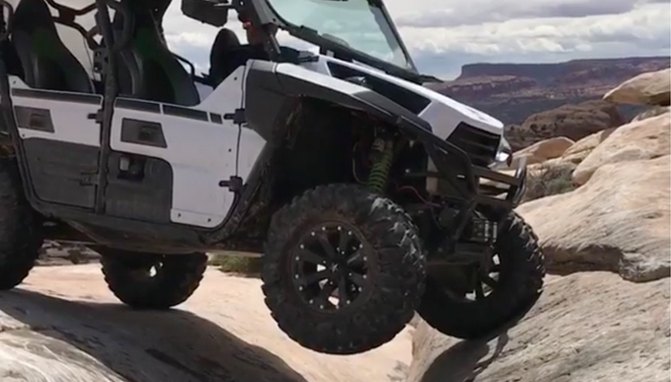 spanning the golden crack in moab utah video